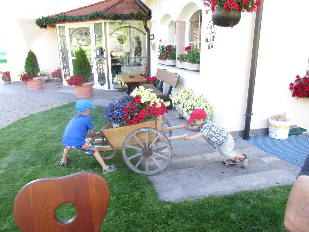 Garni La Majon Hotel Selva di Val Gardena Bagian luar foto